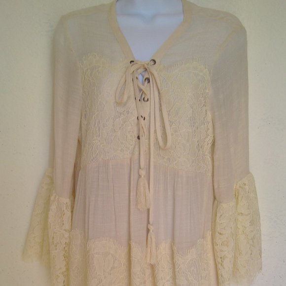 entro Tops - Entro Ladies' Cream Lace Blouse Medium